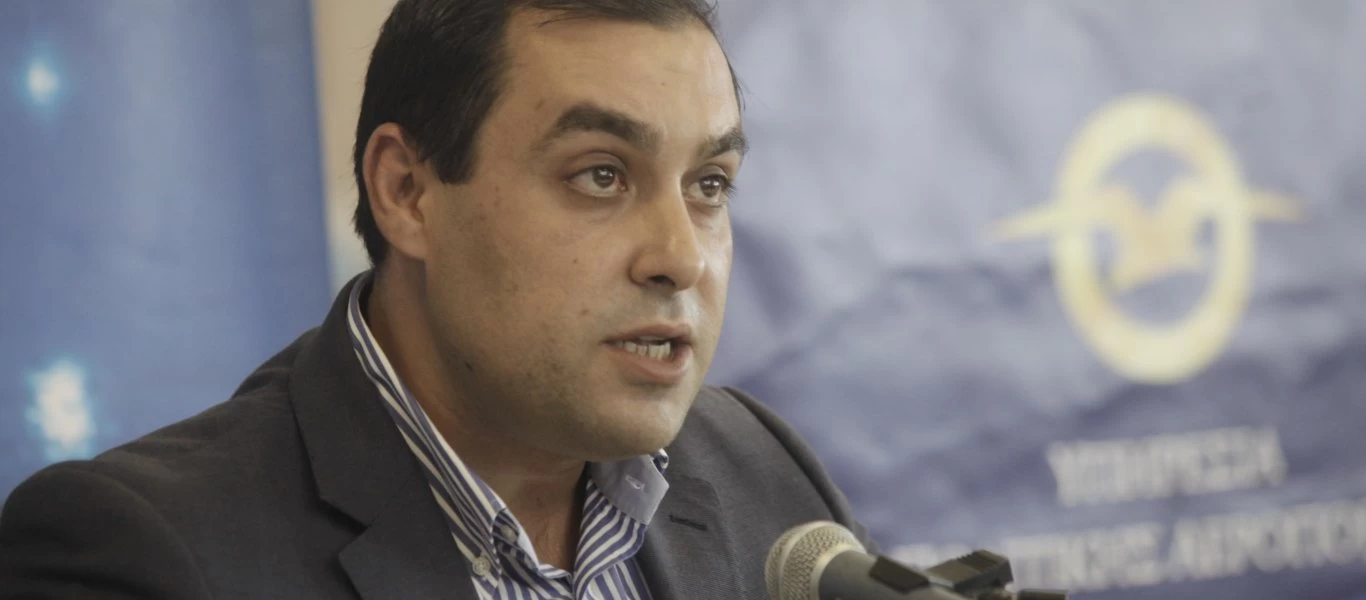 Ο Κ.Κατσαφάδος δώρισε μάσκες στο Τζάνειο Νοσοκομείο (φωτο)